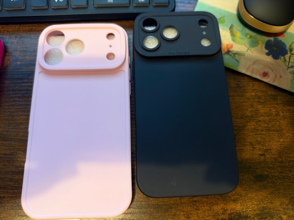 2 pk silicone phone cases.